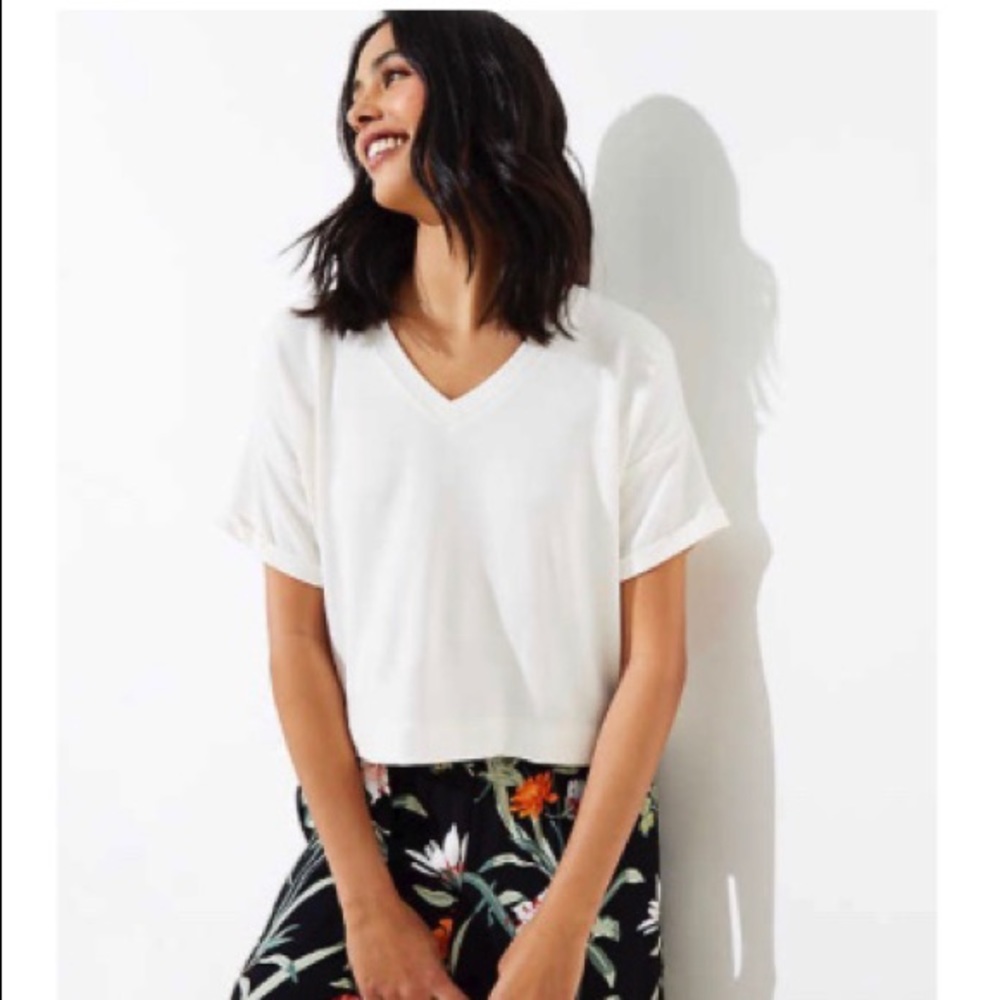 LOFT Cropped V-Neck Tee / Size Small